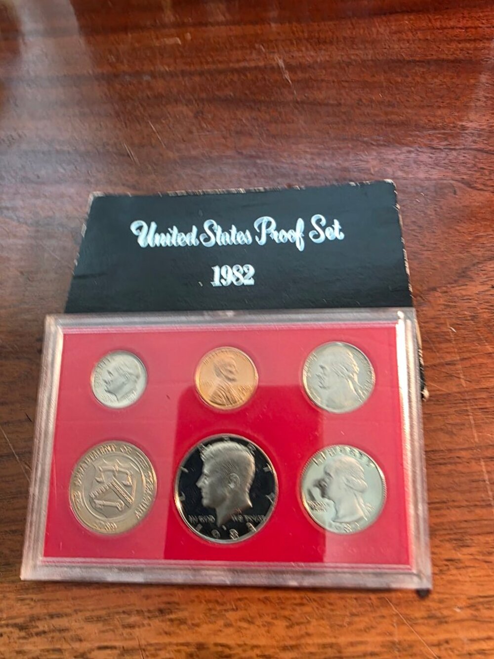 1982 S UNITED STATES PROOF SET OF COINS. NEW